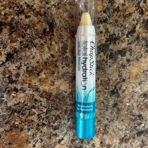 NEW Chapstick Total Hydration Lip Exfoliation Stick